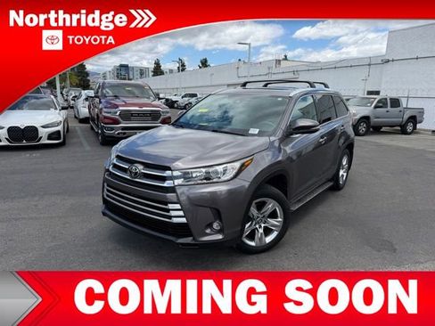 Used 2019 Toyota Highlander Limited w/ Carpet Mat Package (TMS) FWD image 1