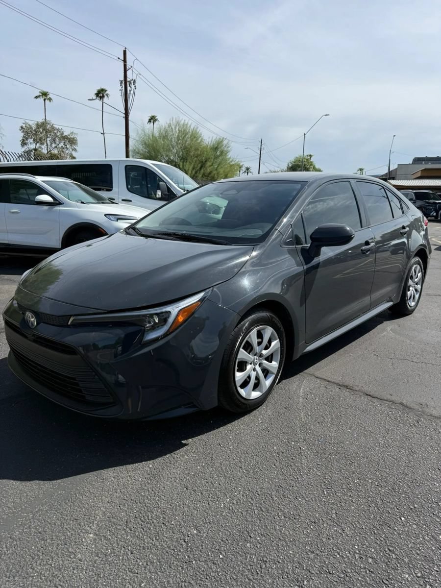 Used 2023 Toyota Corolla LE FWD image 2