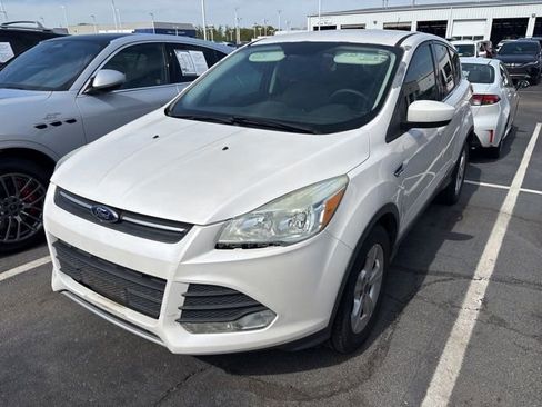 Used 2016 Ford Escape SE image 3