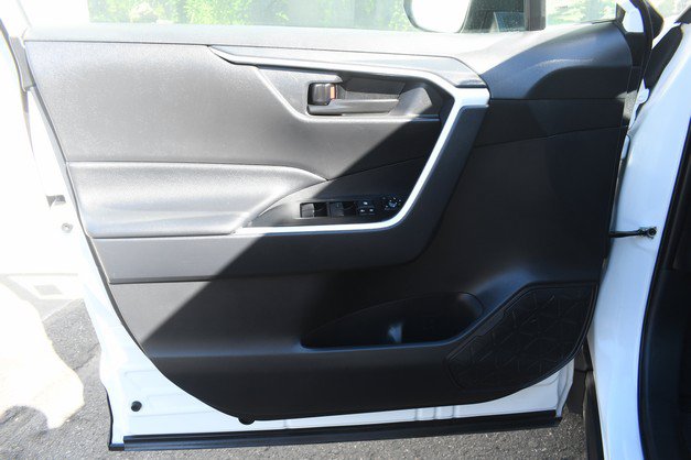 Certified 2025 Toyota RAV4 LE AWD/4WD image 13