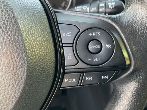 Used 2021 Toyota RAV4 XLE image 30