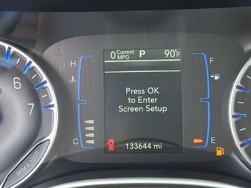 Used 2018 Chrysler Pacifica Touring-L FWD image 20