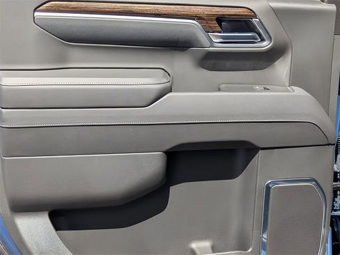 New 2025 GMC Sierra 1500 Elevation image 15