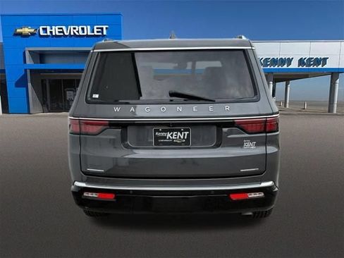 Used 2022 Jeep Wagoneer Series II AWD/4WD image 9