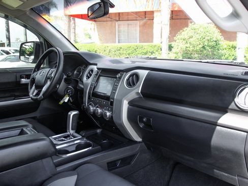 Used 2017 Toyota Tundra SR5 image 33