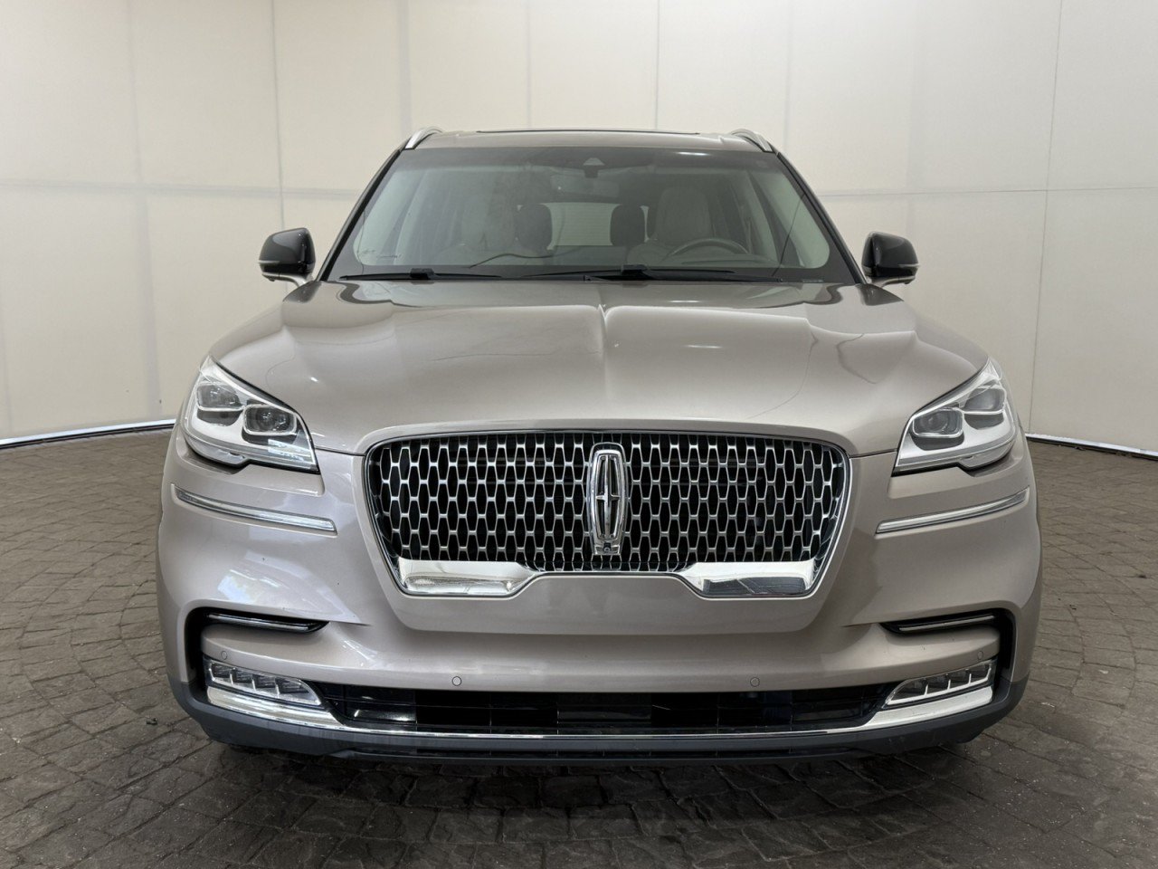 Used 2021 Lincoln Aviator Reserve w/ Equipment Group 202A AWD/4WD image 2