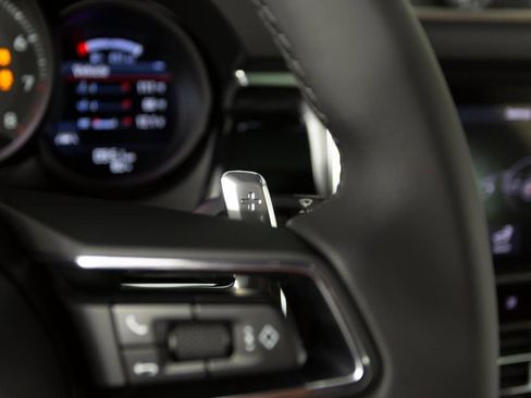 New 2026 Porsche Macan image 24