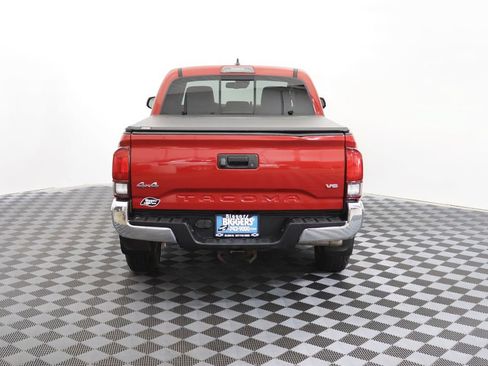 Used 2019 Toyota Tacoma SR5 AWD/4WD image 6