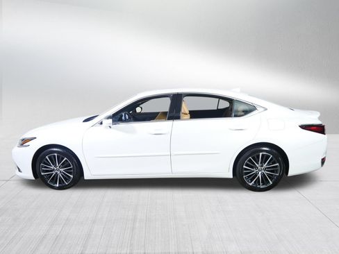 Used 2023 Lexus ES 250 w/ Premium Package AWD/4WD image 4