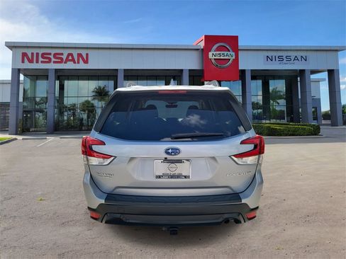 Used 2021 Subaru Forester Premium image 6