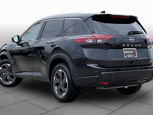 Used 2025 Nissan Rogue SV w/ SV Premium Package FWD image 12