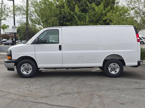 New 2026 GMC Savana 2500 w/ Driver Convenience Package RWD image 10