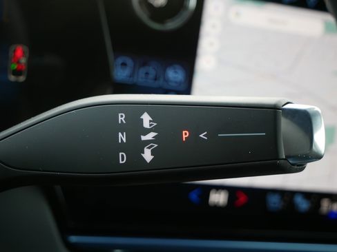 New 2026 Chevrolet Equinox EV LT image 9