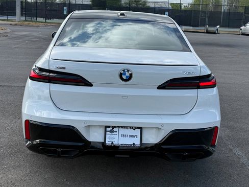 Used 2025 BMW 760i xDrive w/ Executive Package image 4