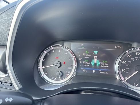 Used 2024 Toyota Highlander XLE image 14