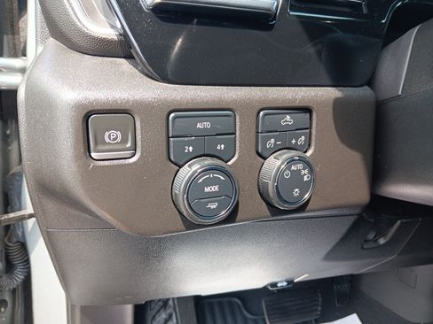 Used 2023 Chevrolet Silverado 1500 LT AWD/4WD image 14