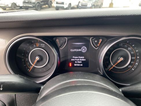 Used 2019 Jeep Wrangler Sport AWD/4WD image 12