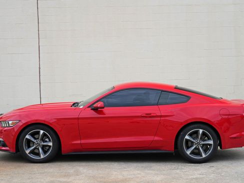 Used 2015 Ford Mustang Coupe w/ Equipment Group 051A RWD image 35