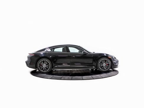 Used 2022 Porsche Taycan 4S image 8
