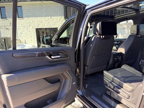 New 2026 GMC Yukon XL Elevation w/ Elevation Premium Package image 15