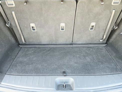 Used 2025 Nissan Pathfinder S FWD image 27