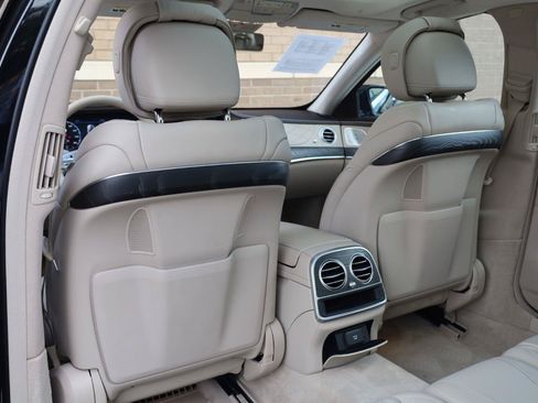 Used 2018 Mercedes-Benz S 560 Sedan image 24