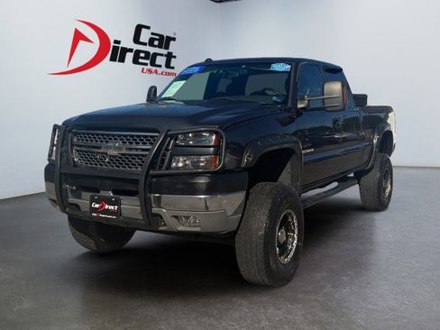 Used 2005 Chevrolet Silverado 2500 LS AWD/4WD image 1