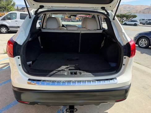 Used 2018 Nissan Rogue Sport SL w/ SL Premium Package FWD image 27