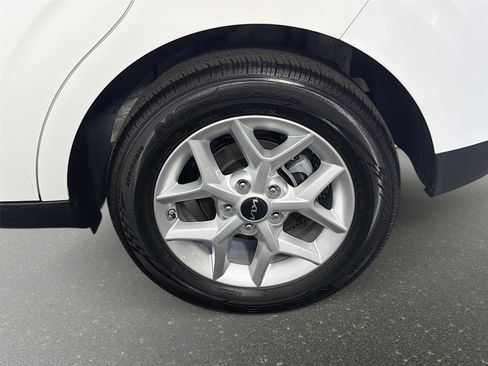Certified 2025 Kia Soul LX w/ LX Technology Package FWD image 26