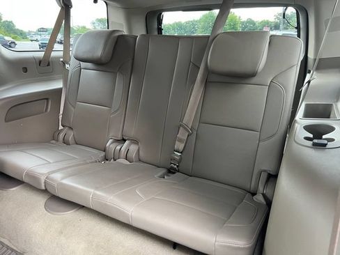 Used 2016 GMC Yukon XL SLT w/ Open Road Package AWD/4WD image 6