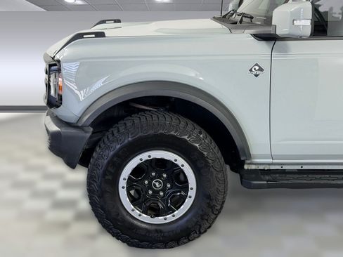 Used 2023 Ford Bronco Outer Banks w/ Sasquatch Package AWD/4WD image 12