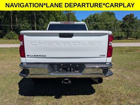 Used 2024 Chevrolet Silverado 2500 LTZ AWD/4WD image 3