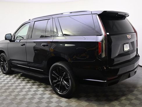 Used 2022 Cadillac Escalade Sport AWD/4WD image 3
