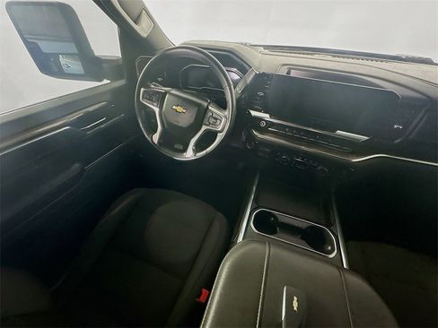 Used 2024 Chevrolet Silverado 2500 LT image 9
