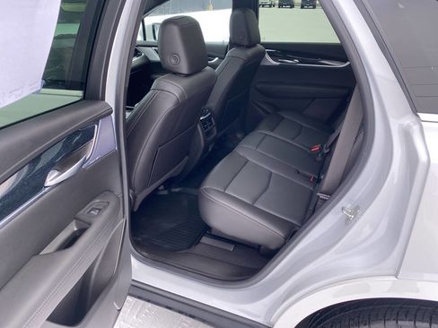 Used 2025 Cadillac XT5 Premium Luxury image 18
