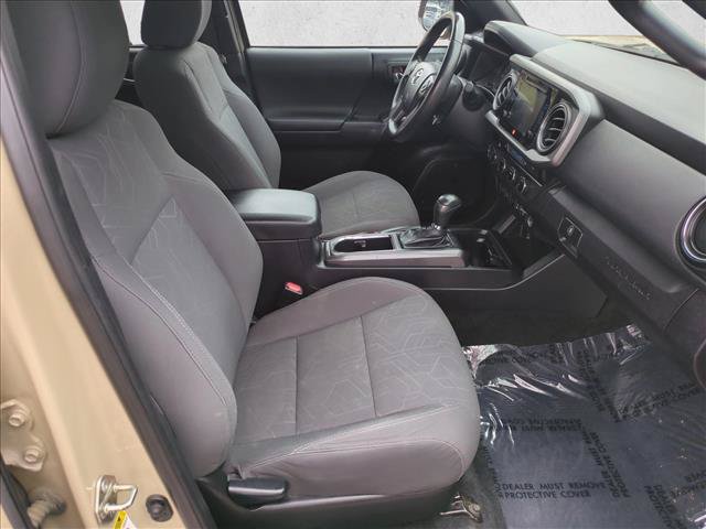 Used 2016 Toyota Tacoma TRD Sport AWD/4WD image 19