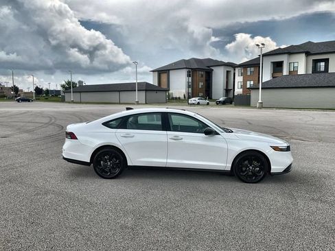 Certified 2025 Honda Accord SE image 13