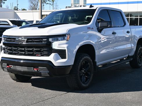 Used 2024 Chevrolet Silverado 1500 LT Trail Boss w/ Protection Package AWD/4WD image 5