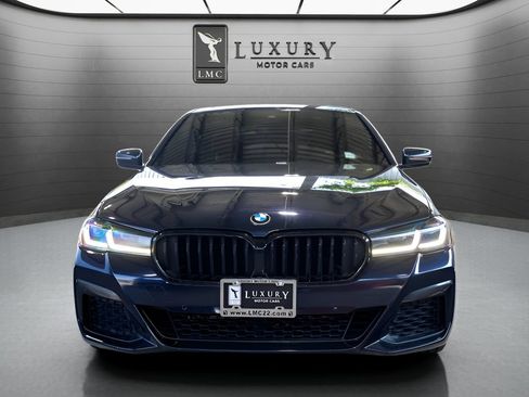 Used 2022 BMW 530i xDrive w/ M Sport Package AWD/4WD image 3