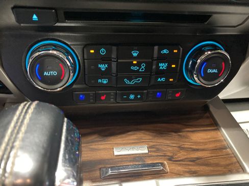 Used 2018 Ford F150 Lariat AWD/4WD image 34