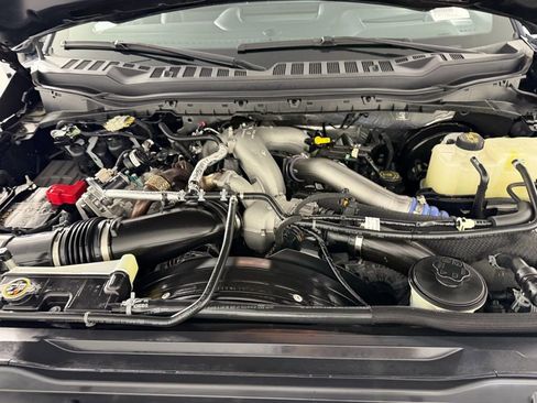 Used 2024 Ford F350 Platinum w/ FX4 Off-Road Package image 33