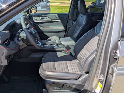 Used 2025 Ford Explorer ST-Line w/ Premium Package RWD image 4
