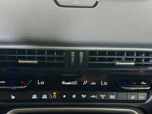 Used 2024 MAZDA CX-90 Plug-In Hybrid w/ Preferred AWD/4WD image 24
