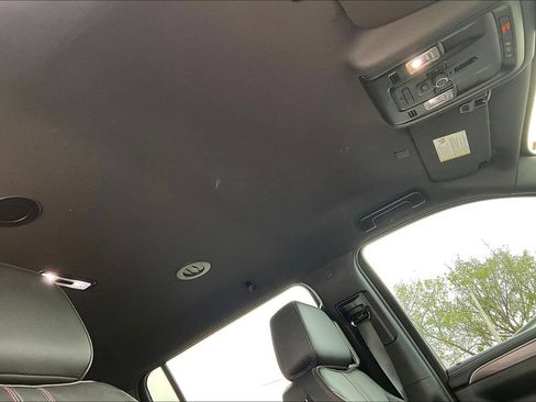 Used 2024 Chevrolet Suburban RST w/ Luxury Package AWD/4WD image 18