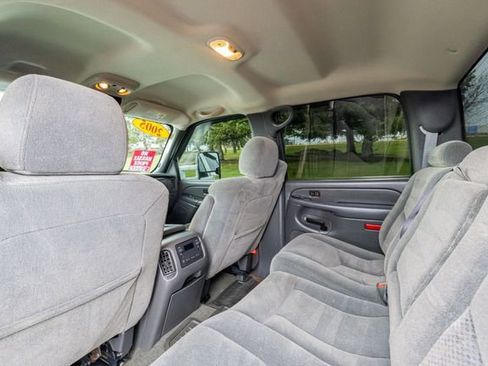 Used 2005 Chevrolet Silverado 2500 LS w/ Heavy-Duty Power Package AWD/4WD image 12