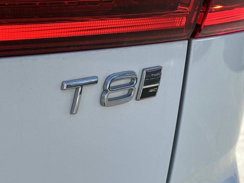 Used 2020 Volvo XC60 T8 Momentum w/ Protection Package Premier image 29