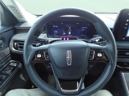 Certified 2025 Lincoln Aviator Reserve w/ Jet Appearance Package AWD/4WD image 12