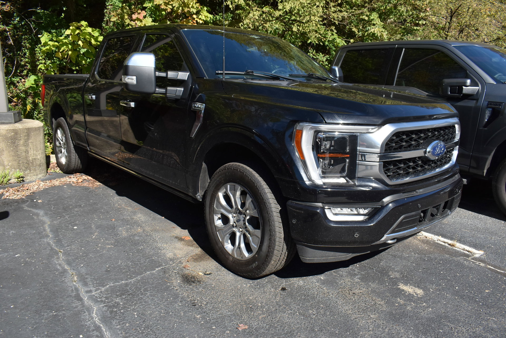 Used 2023 Ford F150 Platinum w/ FX4 Off-Road Package AWD/4WD image 9