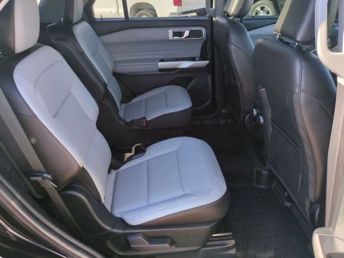 Used 2021 Ford Explorer XLT w/ Equipment Group 202A image 21