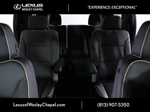 Used 2025 Chevrolet Tahoe Premier RWD image 15
